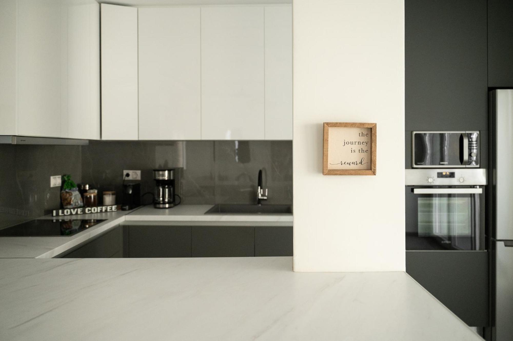 L' Horizon Luxury Living By 8Essentially Kandiye Dış mekan fotoğraf